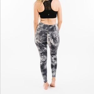 Storm Hendrix Zyia Leggings 0
